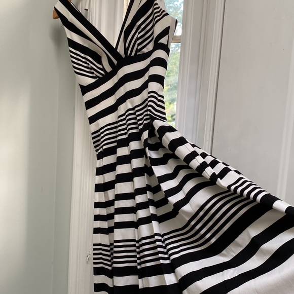 WHBM, woman’s size 00, dress. - Picture 8 of 12